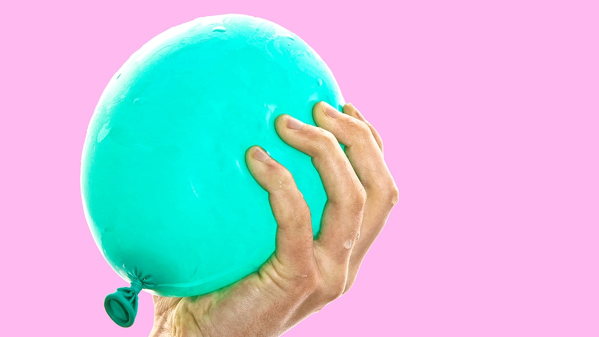 Detox diets, bizarre juice cleanses help you drop the scales fast but it doesn’t help in the long run because you are not losing fat. Scroll below to learn the difference. (Photo: iStock)