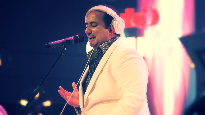 Rahat Fateh Ali Khan sings a tribute to Nusrat Fateh Ali Khan’s ‘Afreen Afreen’. (Photo courtesy: <a href="https://www.facebook.com/RFAKWorld/photos/pb.234217390115207.-2207520000.1471680891./584067491796860/?type=3&amp;theater">Facebook/@Rahat Fateh Ali Khan</a>) 