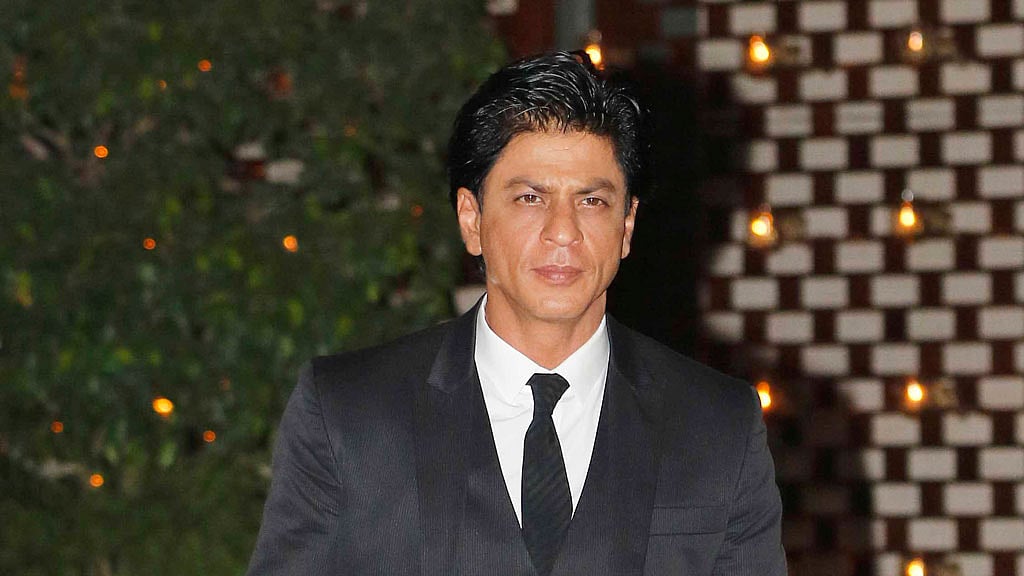 <div class="paragraphs"><p>  Shah Rukh Khan cheers for teams<em> RRR </em>and<em> The Elephant Whisperers.</em></p></div>