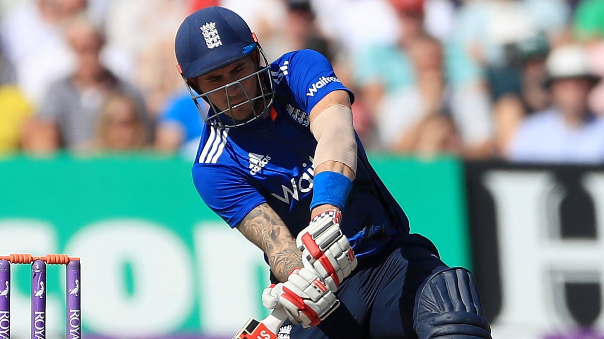 England batsman Alex Hales has denied charges that he acted against the spirit of cricket by pursuing an unusual fielding ploy during the Sydney Thunder’s Eliminator against Hobart Hurricanes in the Big Bash League (BBL) on Thursday, 30 January.