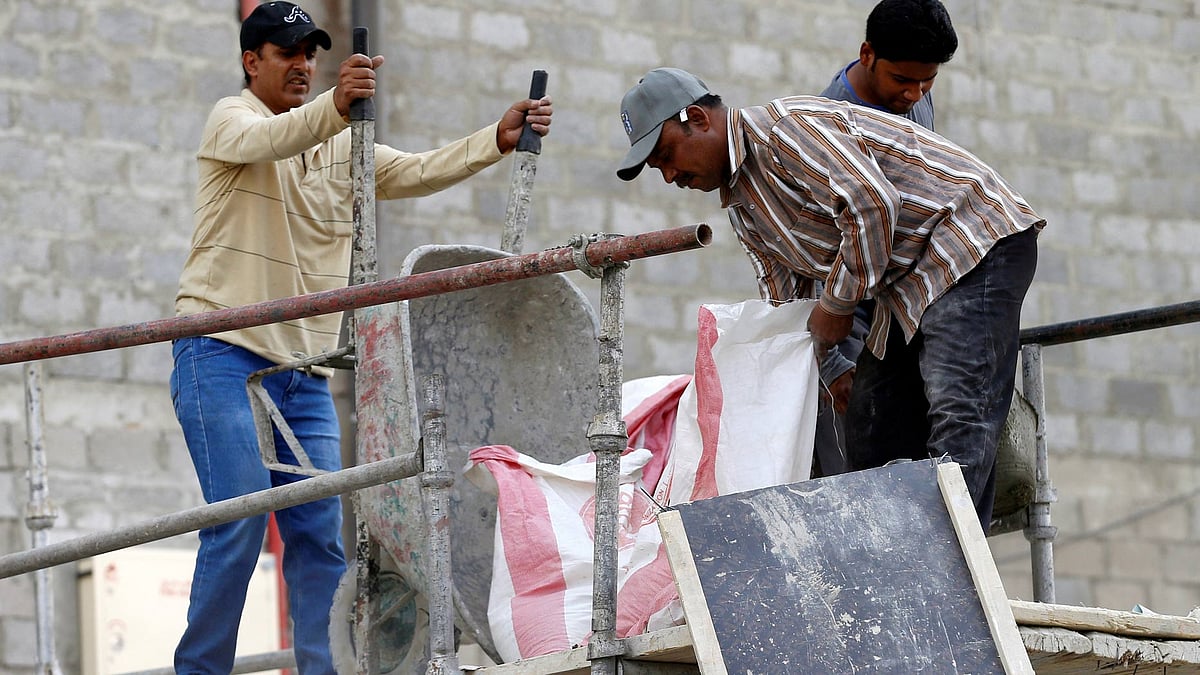 Indian workers are subjected to hazardous and underpaid (Photo: Reuters)