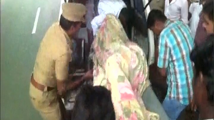 35-year-old man sets himself on fire and tried to kill a minor girl (Photo: ANI Screengrab)