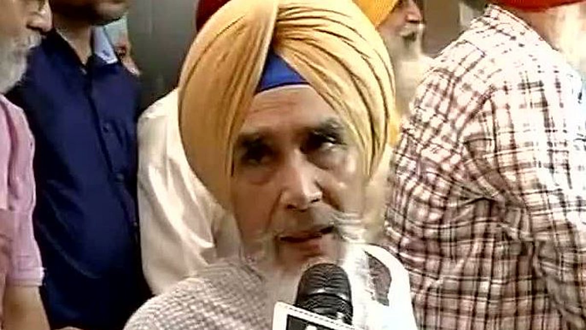 21 AAP leaders from Punjab, including MPs Bhagwant Mann and Sadhu Singh have asked Kejriwal  to immediately sack Chhotepur from the party. (Photo Courtesy: <a href="https://twitter.com/ANI_news/status/769120949786599424">ANI_news</a>)