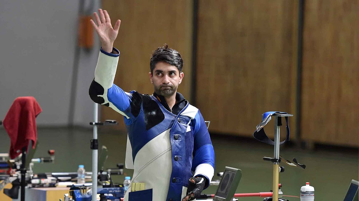 Abhinav Bindra reacts after missing out on a point during 10m air rifle final at Rio. (Photo: AP)