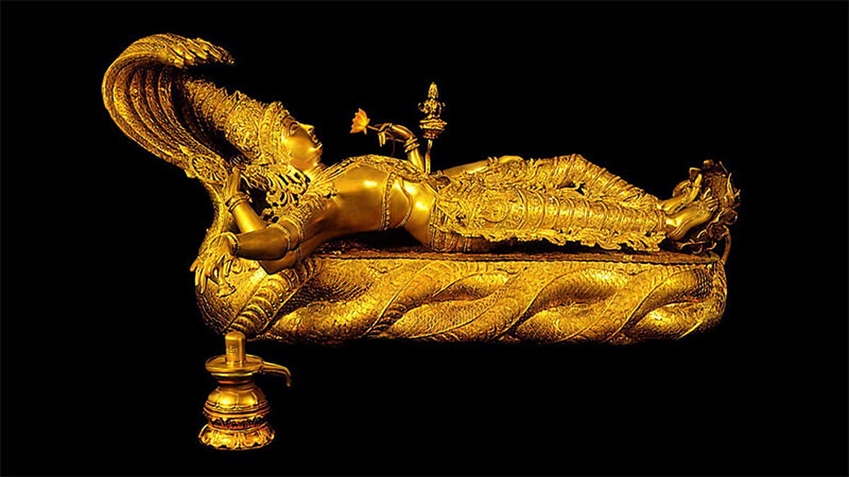 Sri Padmanabhaswamy Temple, Mahavishnu Idol, 32kg. (Photo Courtesy: <a href="http://disgiovery.com/misteri-harta-karun-kuil-sri-padmanabhaswamy/">disgiovery.com</a>)