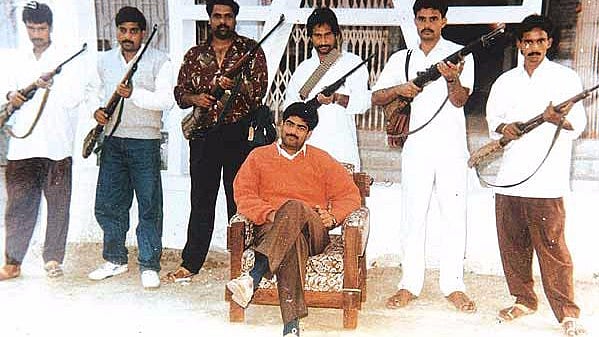 File photo of former Rashtriya Janata Dal strongman Mohammad Shahabuddin (centre) with his armed gunmen. (Photo Courtesy: <a href="http://www.vebidoo.com/mohammad+shahabuddin">Vebidoo</a>)