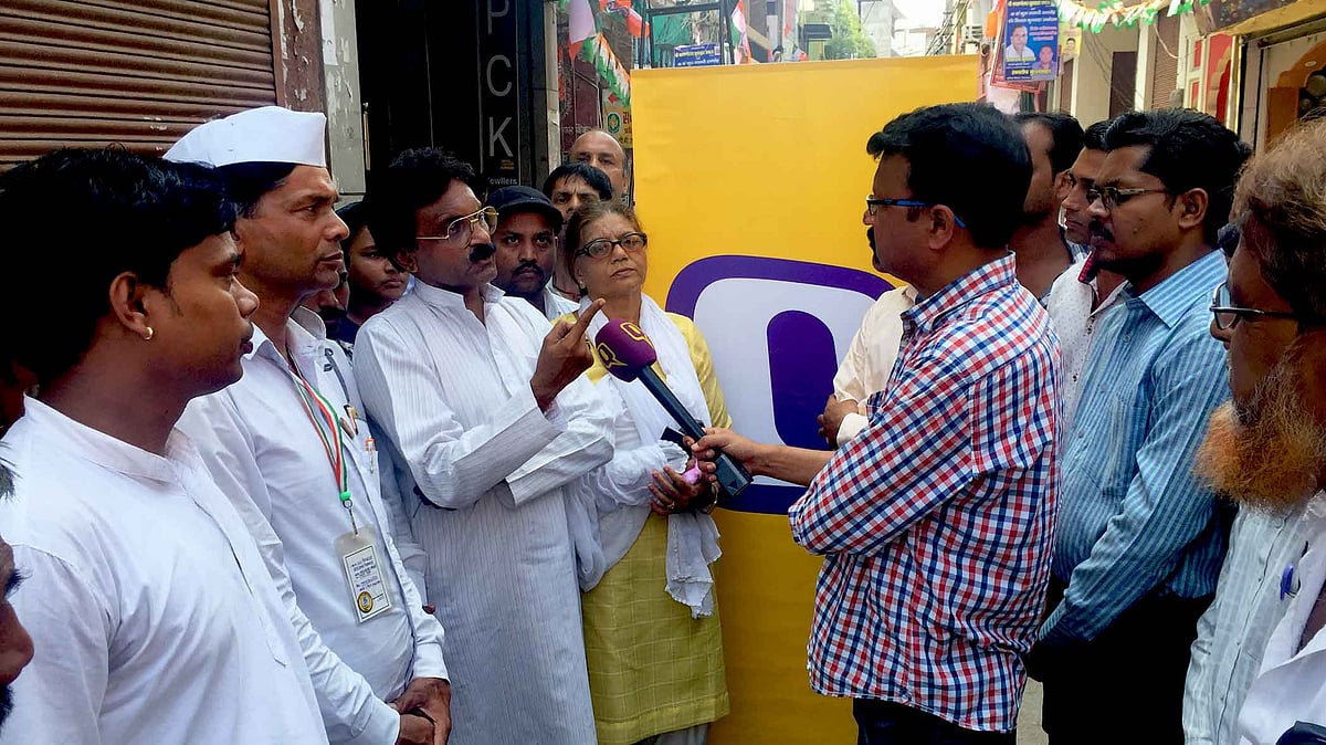 The Quint talks to the locals in Bundelkhand during its exclusive coverage of Rahul Gandhi’s Kisaan Yatra. (Photo Courtesy: The Quint)