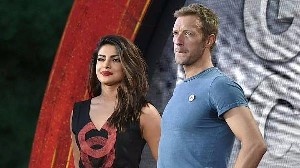 Embarrassing moment when Chris Martin called Katrina Kaif ‘Kapoor’ (Photo Courtesy: <a href="https://www.instagram.com/p/BKw1O0qDTxL/?tagged=priyankachopra&hl=en">Instagram/@hotlatinmusic</a>)