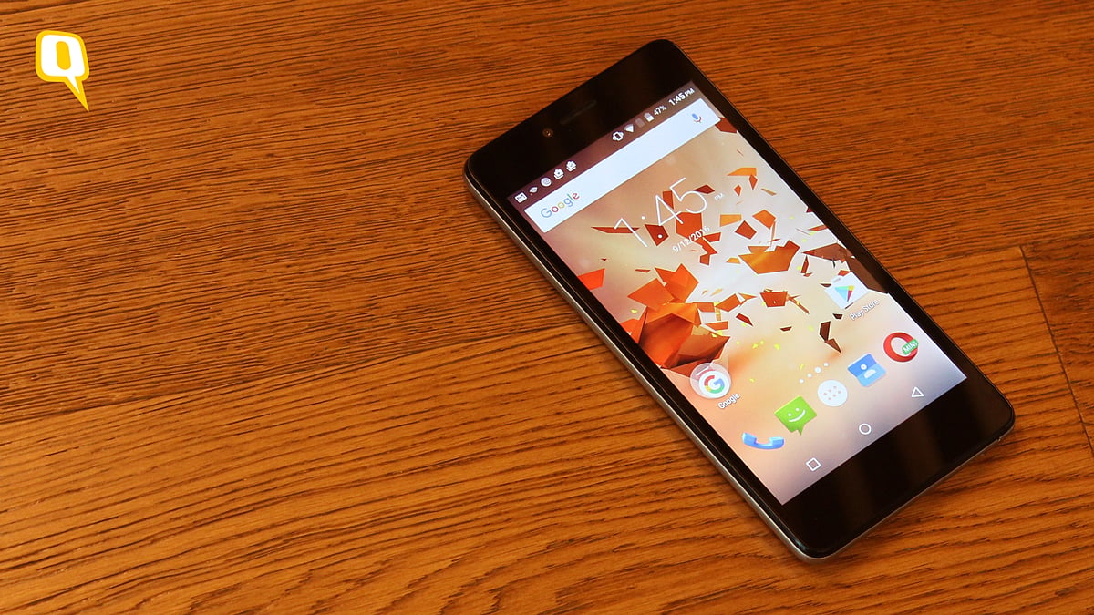 The Intex Cloud Tread is a light-weight device with a few niggling issues. (Photo: Shiv Kumar Maurya/<b>TheQuint)</b>