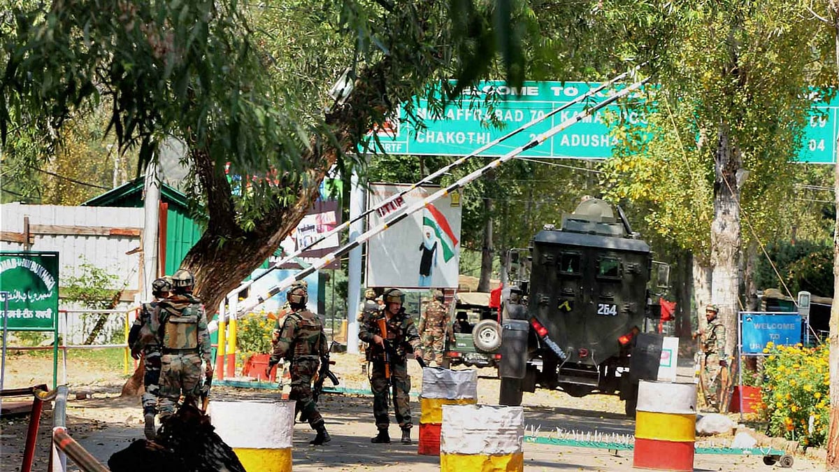 Security of more than 700 political leaders and former ministers have been removed. &nbsp;