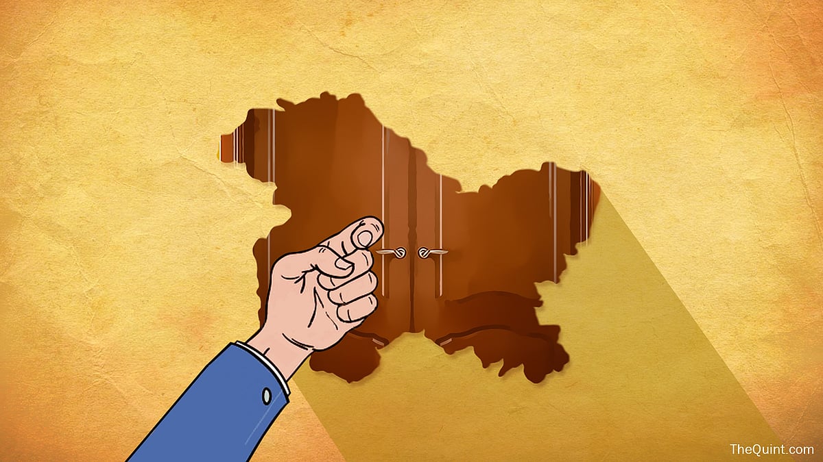 Centre should stop treating the Kashmiris as a monolith group, instead, it should try and reach out to different sections across the Valley. (Photo: Lijumol Joseph/ <b>The Quint</b>)