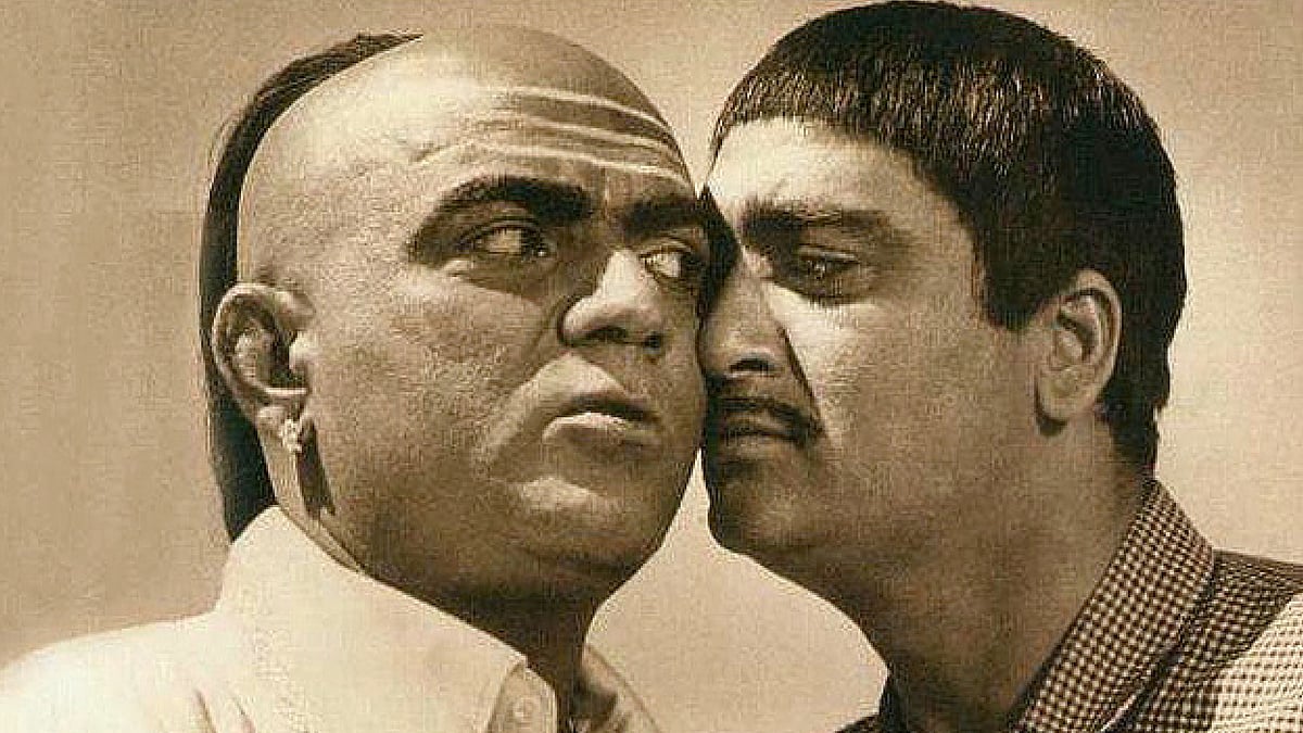  Mehmood with Sunil Dutt in a still from <i>Padosan</i>. &nbsp;