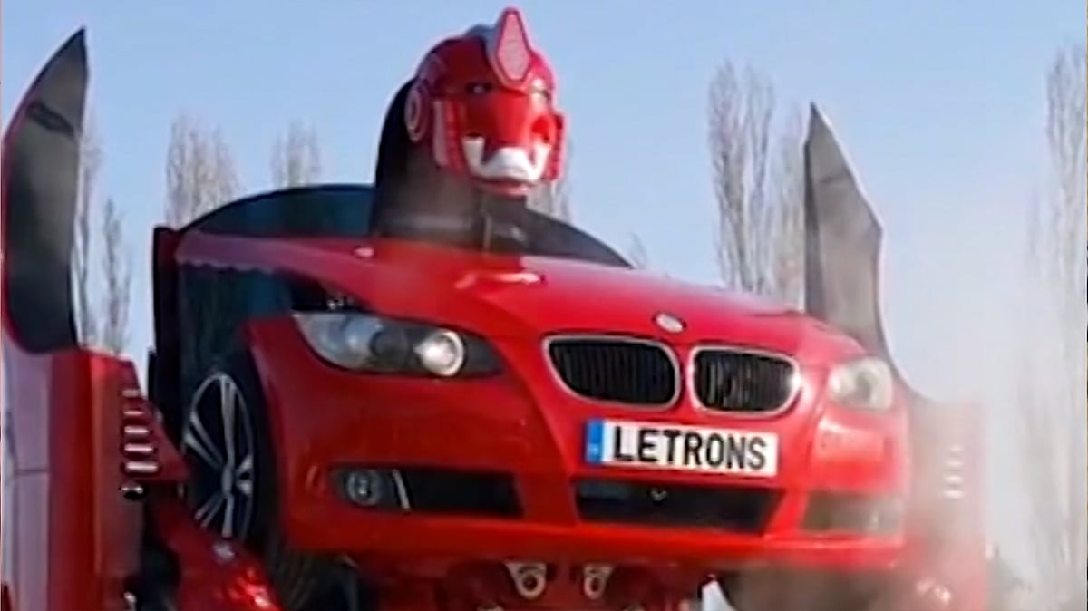 Turkish company turns a BMW 3 series into a humanoid robot (Photo: AP/Jukin Media)