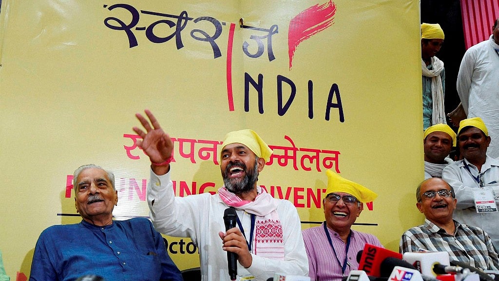 Swaraj Abhiyan leaders Prashant Bhushan, Shanti Bhushan and Yogendra Yadav during a press conference in New Delhi, 2 October, 2016. (Photo: PTI)