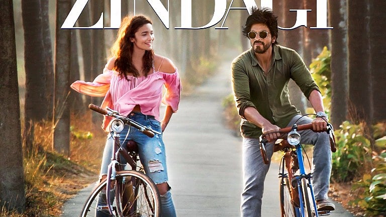 Alia Bhatt and Shah Rukh Khan in the first look of <i>Dear Zindagi</i>. (Photo Courtesy: Dharma)