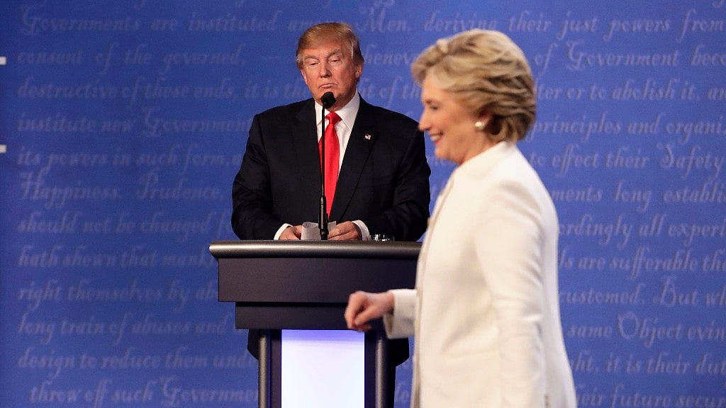 Republican presidential nominee Donald Trump and Democratic presidential nominee Hillary Clinton after the third presidential debate in Las Vegas, 19 October, 2016. (Photo: AP)