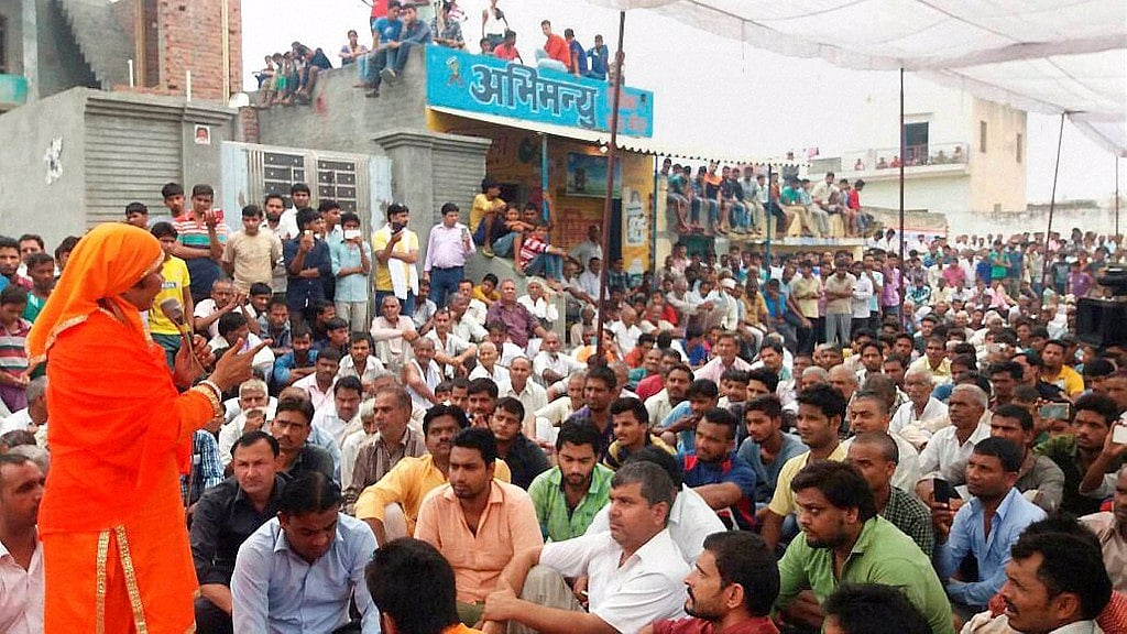 The compensation was increased to Rs 25 lakh by the UP government. A CBI probe will also be carried out into the accused Ravi Sisodia’s death. (Photo courtesy: PTI)