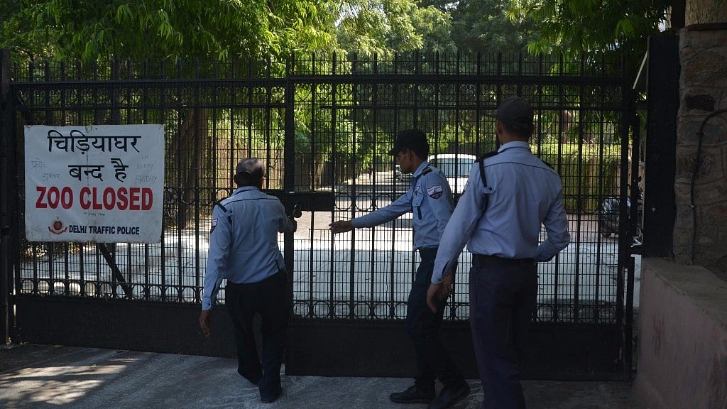 Delhi Zoo shuts down amidst H5 Avian influenza virus scare on 19 October 2016. (Photo: IANS)