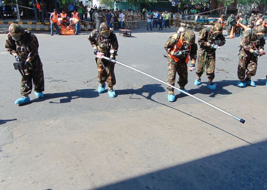 Seven fire tenders and a hazmat van have also reached the spot to tackle any eventuality. (Photo Courtesy: <a href="https://twitter.com/ANI_news/status/785109044188983296">Twitter/ANI_News</a>) 