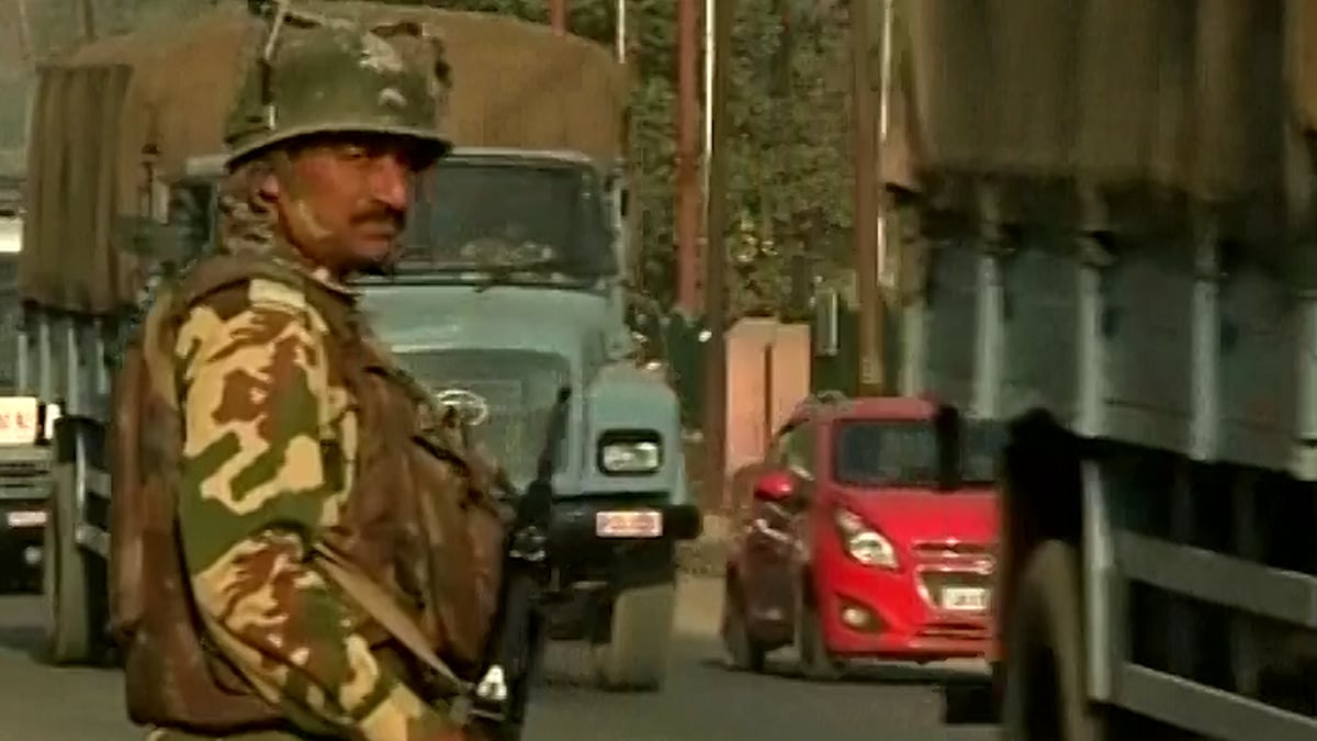 Grenade attack on CRPF jawans at Shopian. (Photo: ANI Screengrab)