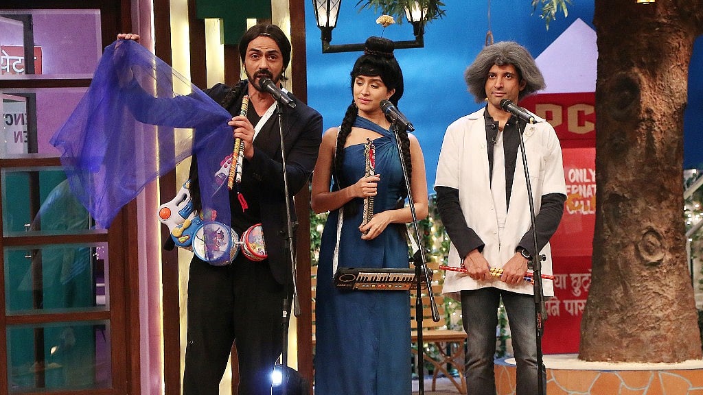 Arjun Rampal, Shraddha Kapoor and Farhan Akhtar on the sets of <i>The Kapil Sharma Show</i>. (Photo courtesy: Sony TV)