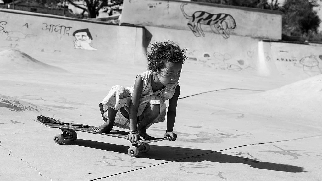 Girl practicing skateboarding at the ‘Jungle Castle’ skateboard park, Bundelkhand. (Photo: Janwar-Castle.org)