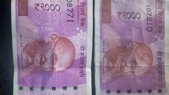 The allegedly fake Rs 2,000 note. (Photo Courtesy: Twitter/<a href="https://twitter.com/sagayrajp/status/797316381578555392">Sagay Raj P</a>)