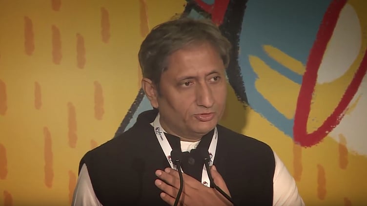 Ravish Kumar recited a poem on demonetisation at the Times Lit Fest. (Photo Courtesy: YouTube screengrab)