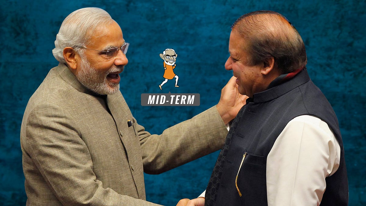 

Pakistan Prime Minister Nawaz Sharif (R) and Prime Minister Narendra Modi (L). (Photo: <b>The Quint</b>)