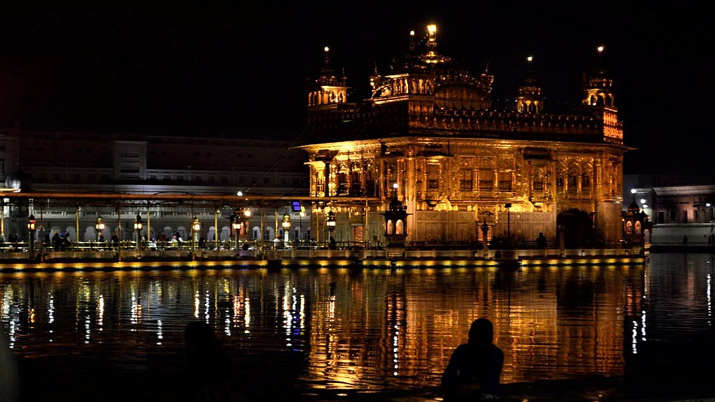 Some shrines like the Golden Temple stopped accepting Rs 500 and 1,000 currency notes from 10 November. (Photo Courtesy: Twitter/<a href="https://twitter.com/lakshmisharath">@lakshmisharath</a>)
