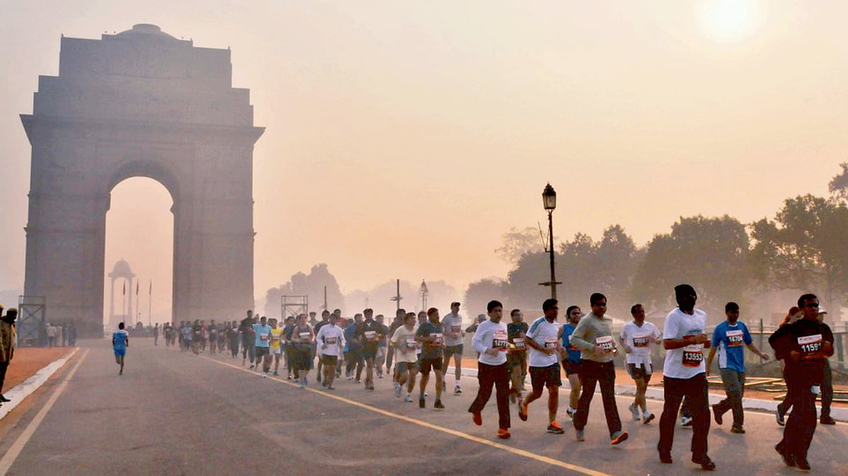 Conditions aren’t ideal for a marathon, the first major test of endurance this year. Given the airpocalyptic conditions in the Capital, the Delhi Half Marathon is making headlines for all the wrong reasons. (Photo: Reuters)