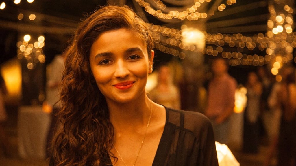 Alia Bhatt in a scene from Dear Zindagi. (Photo courtesy: Red Chillies Entertainment)