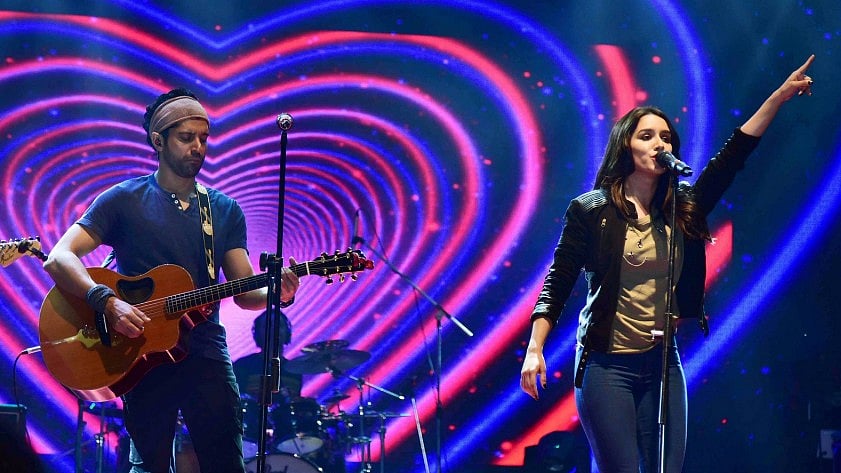 Farhan Akhtar and Shraddha Kapoor at a concert to promote <i>Rock On 2. </i>(Photo: Yogen Shah)