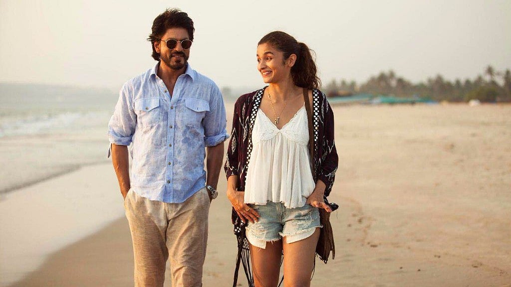 Shah Rukh Khan and Alia Bhatt in a scene from Dear Zindagi. (Photo courtesy: YouTube/Red Chillies Entertainment)