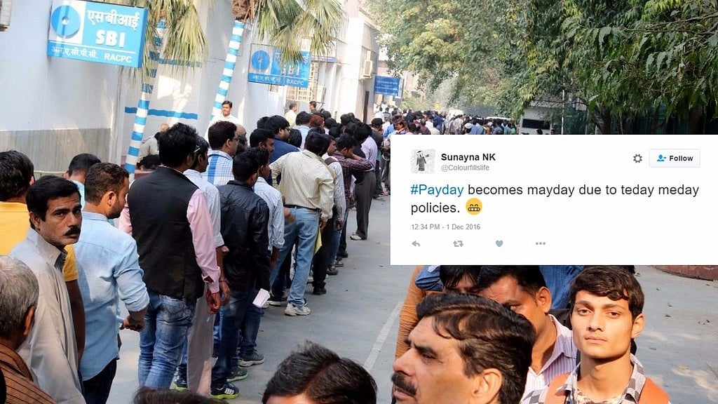 Queues outside banks have increased since yesterday owing to month-end payday. (Photo: IANS/The Quint)