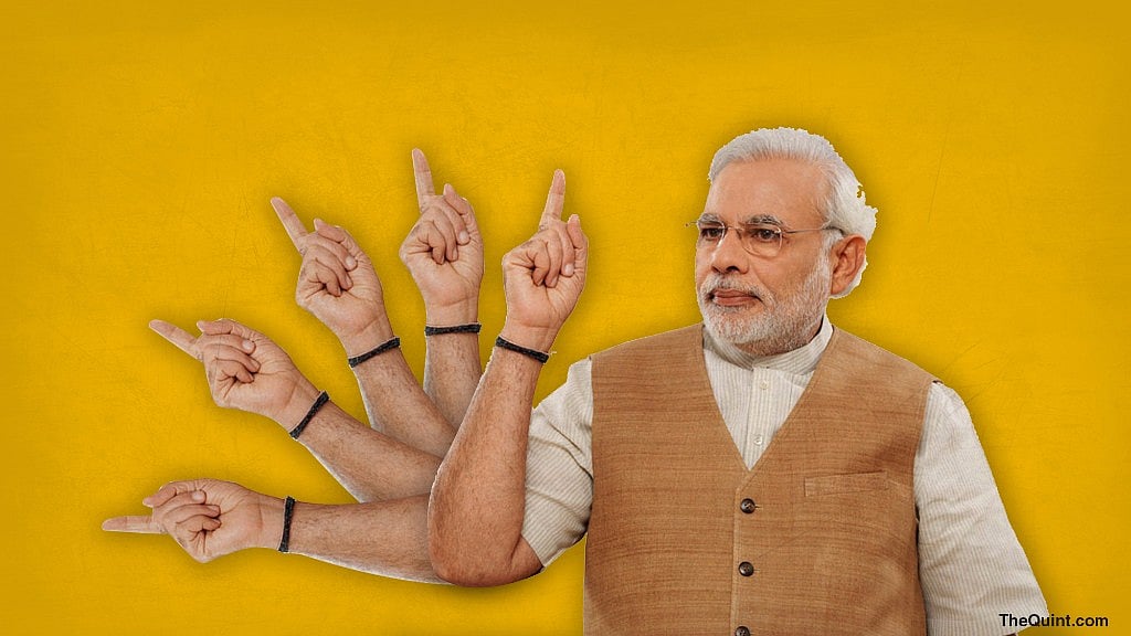 Narendra Modi mimicked Rahul Gandhi at his rally in Varanasi. (Photo: <b>The Quint/</b>Harsh Sahani)