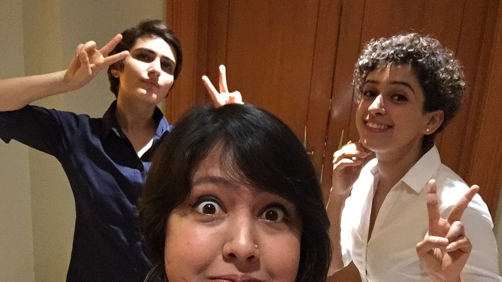 The <i>Dangal </i>girls show off their goofy side. (Photo:<b> The Quint</b>)