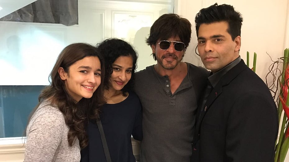 Alia Bhatt, SRK, Gauri Shinde and Karan Johar promote <i>Dear Zindagi</i>. (Photo Courtesy: Twitter)