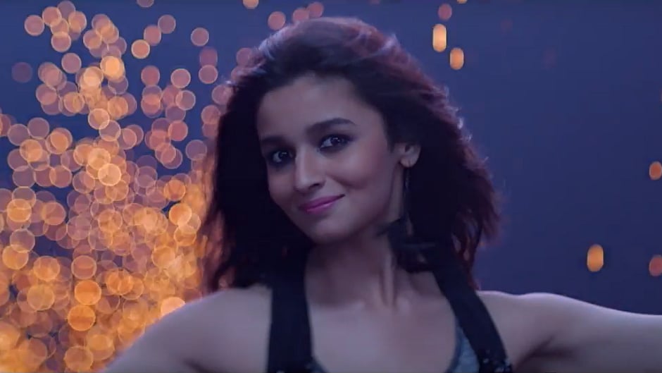 Alia Bhatt in the video of <i>Ae Zindagi Gale Laga Le - Take 2</i>. (Photo courtesy: YouTube Grab)
