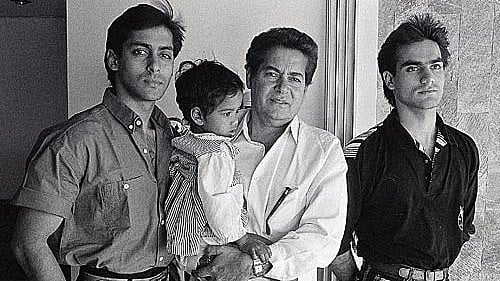 Salman Khan with his family. 