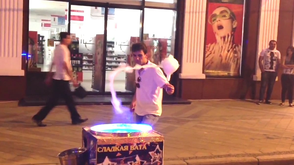Is this Russia’s most graceful cotton candy seller? (Photo: AP Screengrab)