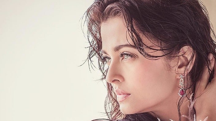 Aishwarya Rai Bachchan looks gorgeous in this photoshoot. (Photo Courtesy: Instagram)