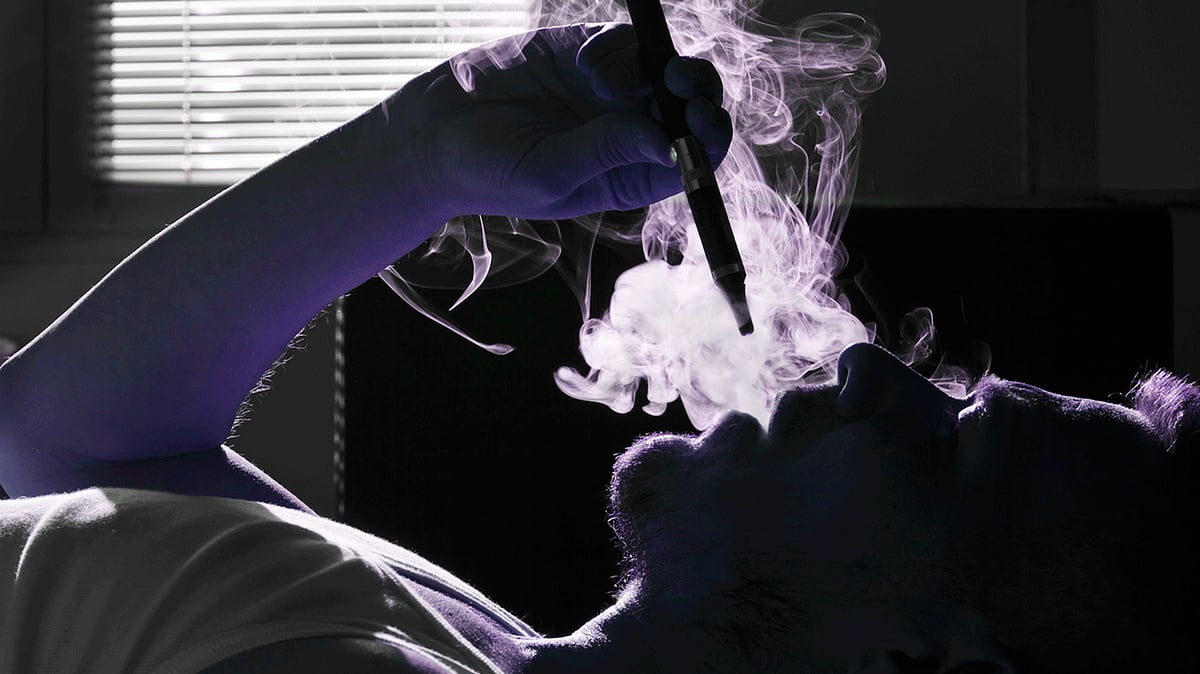 E-cigarettes have made smoking cool again. If the intense marketing is anything to go by, e-cigs are the new black. But is vaping really as safe as advertised? (Photo: iStock)