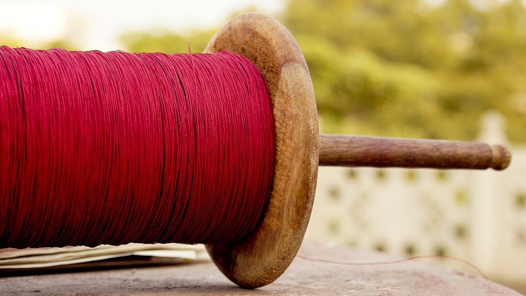 The sharp strings are glass-coated and pose a danger to humans, animals and birds. (Photo: iStock)