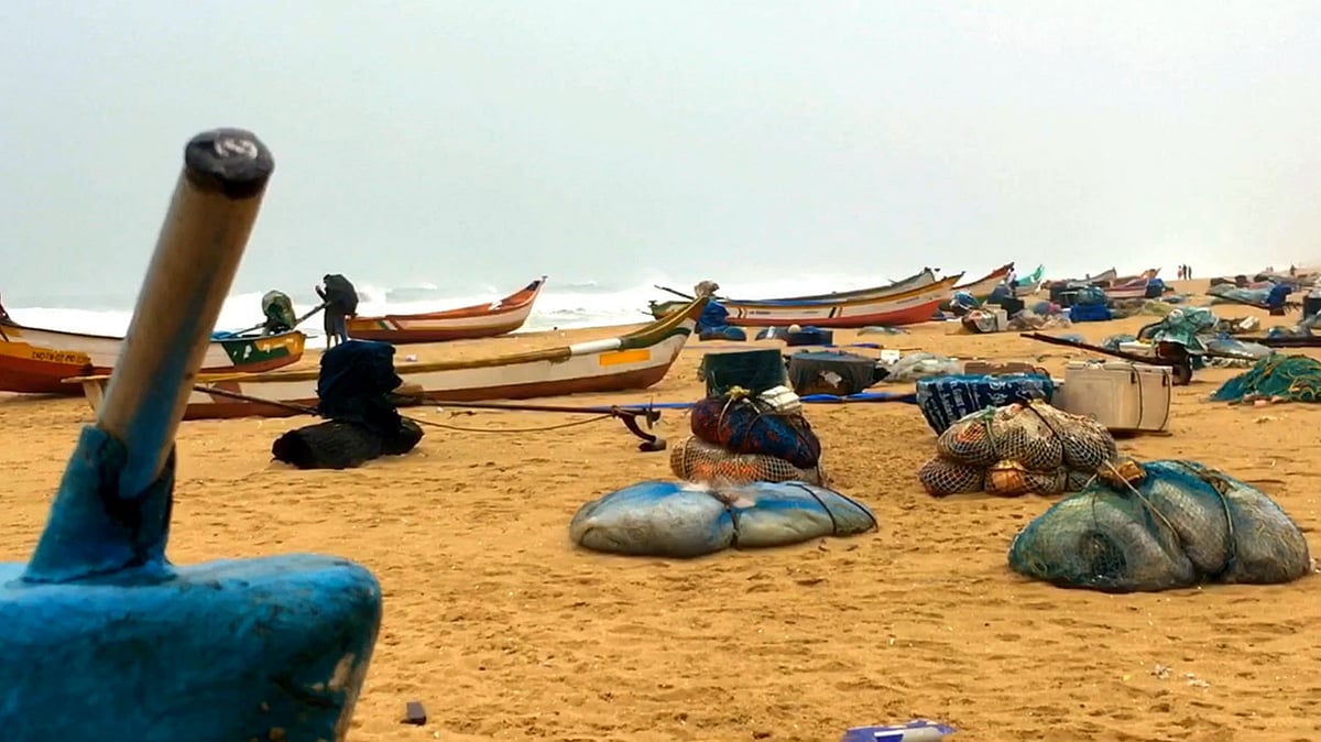 Marina beach, a year after Chennai floods (Photo: The Quint)