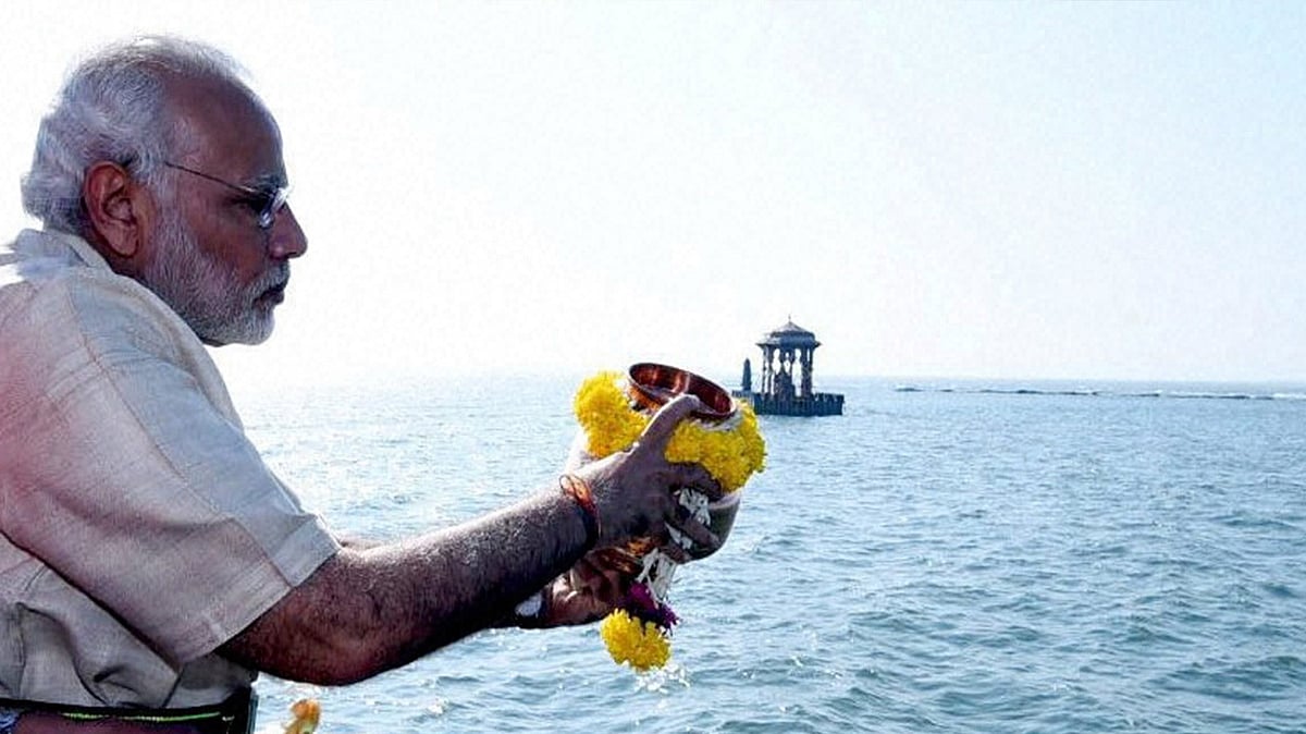 PM Modi performs ‘Jal Pujan’ in Mumbai on Saturday. (Photo: PTI)