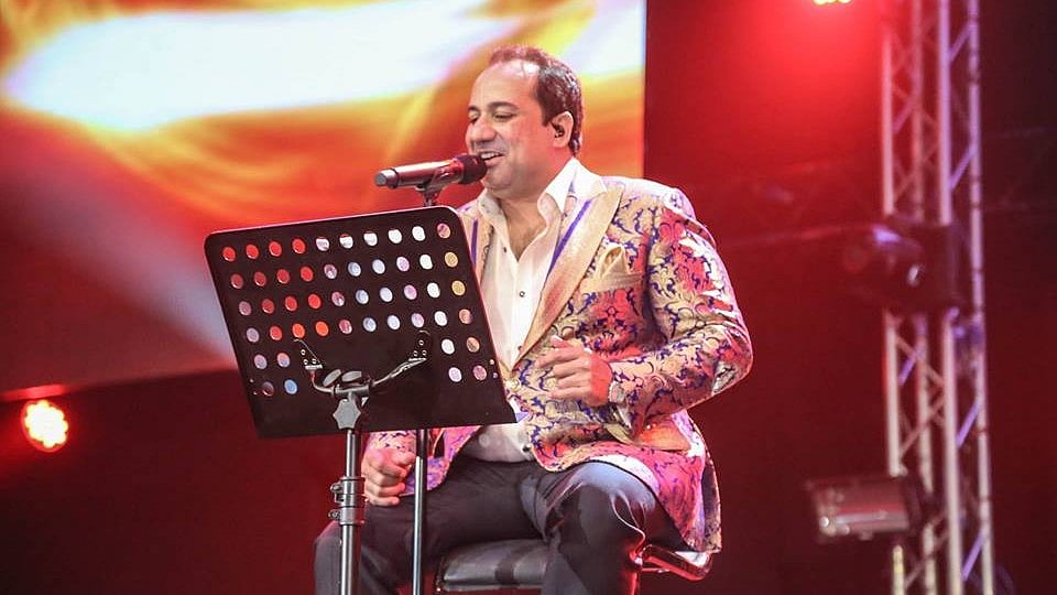 Rahat Fateh Ali Khan has released a new romantic single. (Photo courtesy: <a href="https://www.facebook.com/RFAKWorld/photos/a.596943100509299.1073741864.234217390115207/601532266717049/?type=3&theater">Facebook/ rahatfateshalikhan</a>)