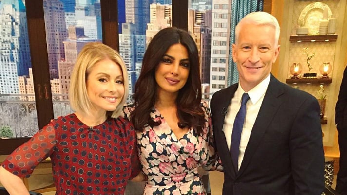 Priyanka Chopra with Kelly Ripa and Anderson Cooper. (Photo Courtesy: Instagram/<a href="https://www.instagram.com/p/BPnHOZkAWDn/">livekelly</a>)