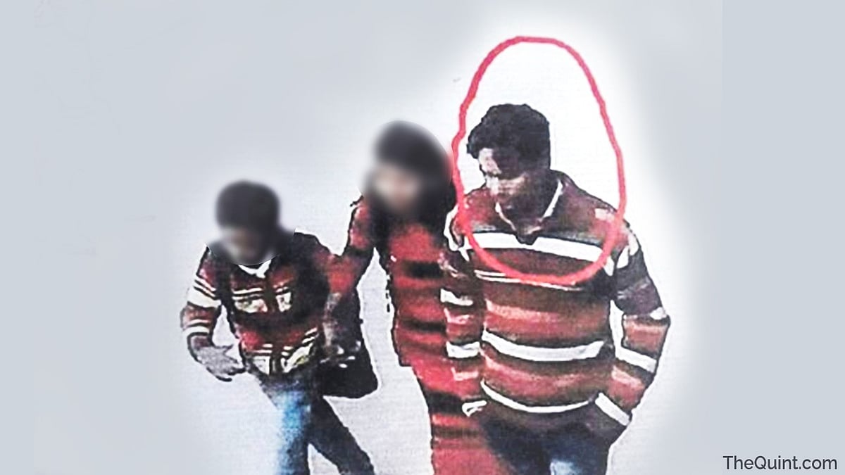 Sunil Rastogi on CCTV. (Photo Courtesy: CCTV screengrab/Altered by The Quint)