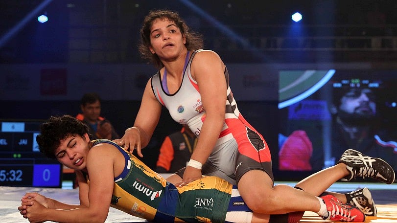 Sakshi Malik beats Pooja Dhanda in Pro Wrestling League.&nbsp;